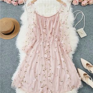 NEW - NEVER WORN Super Cute Pink Boho Dress with Embroidered Flowers